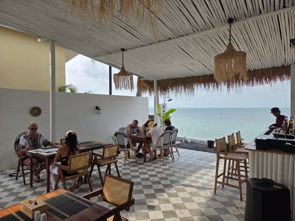 Koh Samui Dining Guide featuring beachfront dining and seafood experiences