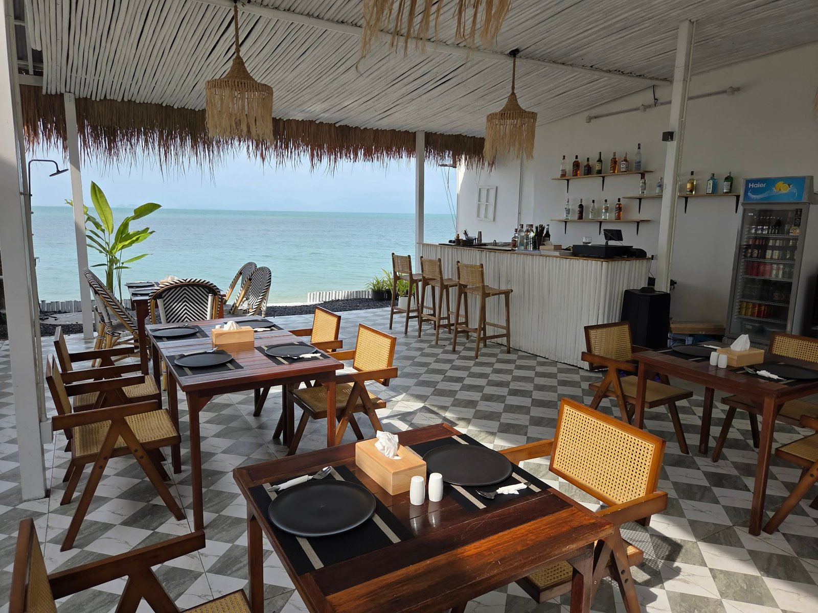 Bang Por beachfront restaurant at Hector’s Seafood Restaurant in Koh Samui